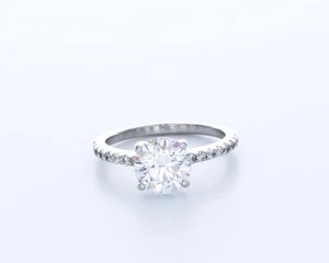 Anello Accento Classico Oro Bianco 14K Diamante 2,3CT Creato in Laboratorio E/VVS1 Taglio Tondo - Foto 1 di 4