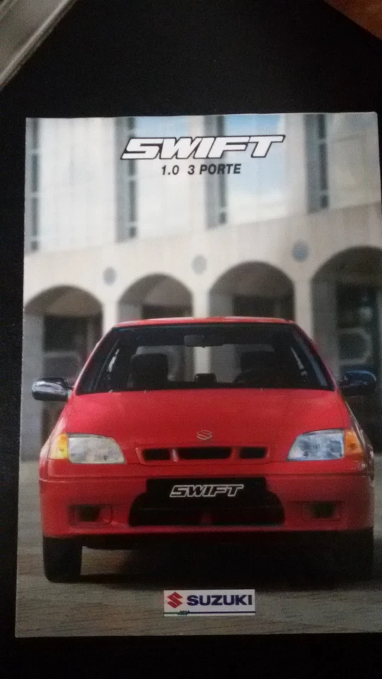Depliant Brochure SUZUKI SWIFT 1.0  3 porte  anno 1998    pagine 4 - Immagine 1 di 1