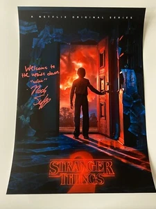 NOAH SCHNAPP autografo firmato di persona 30x40cm STRANGER THINGS - Foto 1 di 1