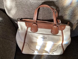 Coach Mickie Satchel Handtasche, Chalk/Saddle Silver Accents  - Bild 1 von 15