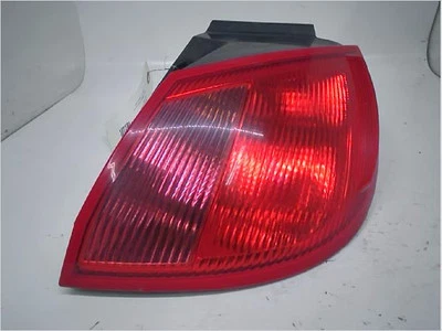 Luz Trasera Derecha Usada MITSUBISHI COLT VI Fase 1 - 1.3i 95cv - - Imagen 1 de 3