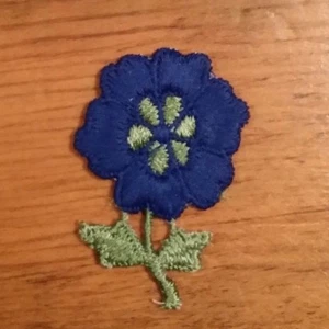 VINTAGE MARINEBLAUE BLUMENAPPLIKATION KOSTENLOSER VERSAND - Bild 1 von 2