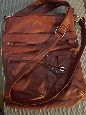 Bolso Cartera Hobo Rosetti Cuero Castaño Plateado Herrajes Cremalleras  Foto 1 de 4