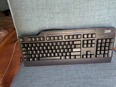 Teclado IBM Modelo KB-0225 con Cable Ps/2 Negro QWERTY 89P8300 Probado De Colección Foto 1 de 4