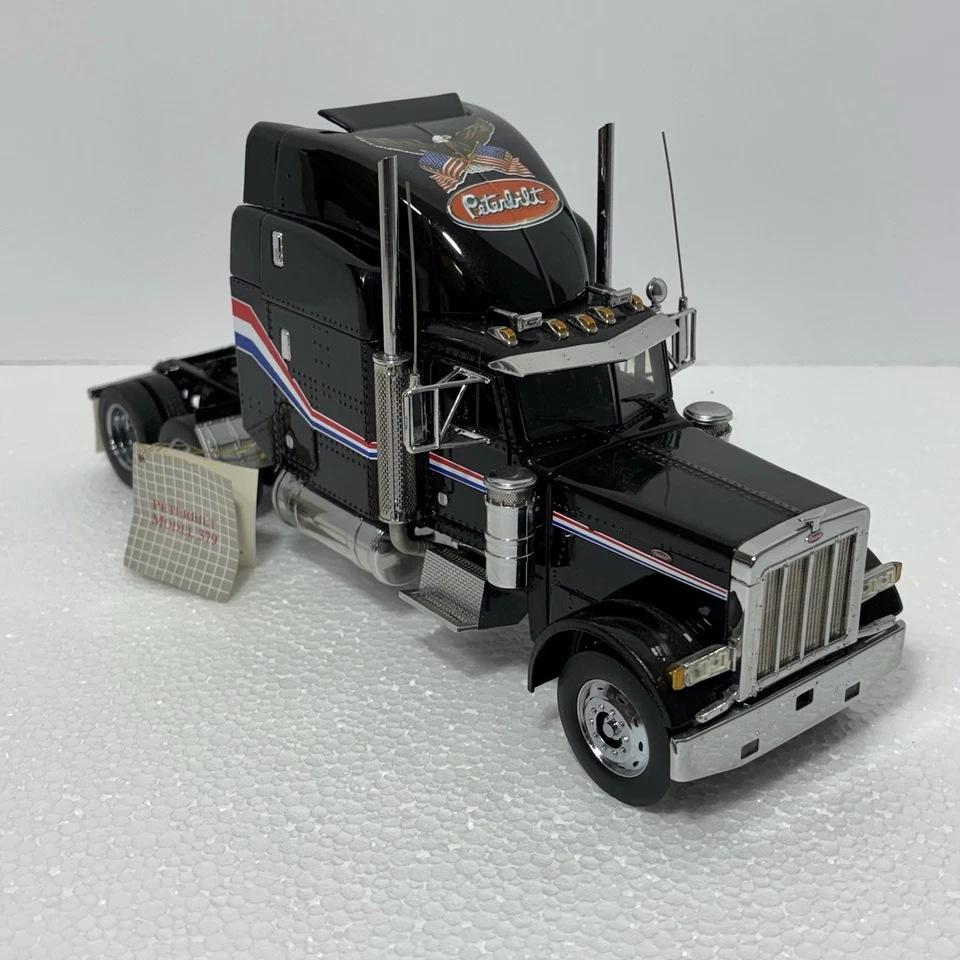 VTG ✅ Franklin Mint Peterbilt 379 Black Semi Truck Diecast 1:32 Model w/ Sleeper - Image 1 of 4