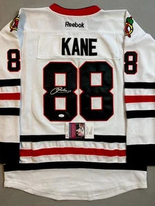 CHICAGO BLACKHAWKS- PATRICK KANE AUTOGRAPH #88 WHITE REEBOX JERSEY JSA CB31547 - Picture 1 of 5