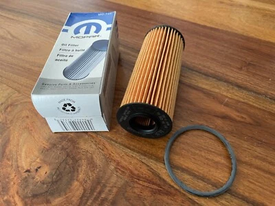 Jeep Grand Cherokee Wrangler 3.6 NEW GENUINE oil filter 68079744AC 14L - Image 1 of 4