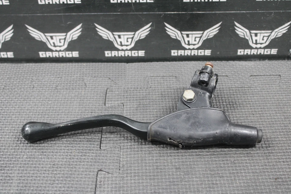 Honda XR70R 1999 OEM soporte de percha de freno delantero negro con palanca 53175-GM2-010 Foto 1 de 4