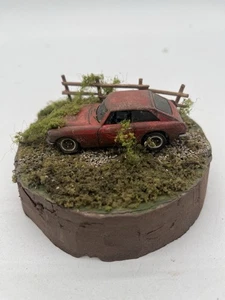 Matchbox MGB Coupe , DIORAMA 1:64 USED - Picture 1 of 8