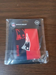 New England Patriots NFL Men's Printed Logo Leather Bi-Fold Wallet - Picture 1 of 5