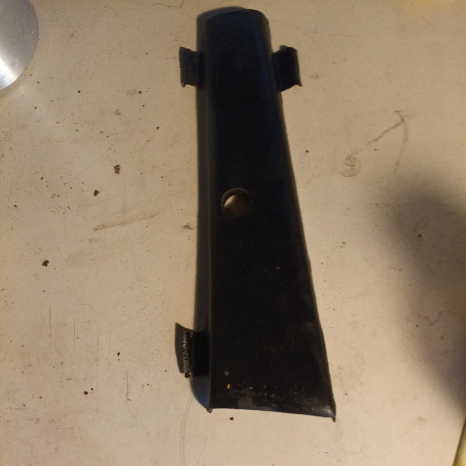 1984 Jaguar xj6 left center pillar post upper cover - Image 1 of 3