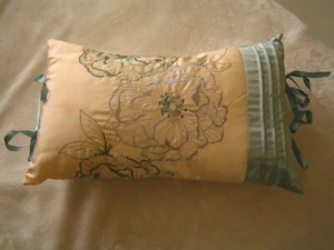 Cream cushion with blue flower embroidery + ribbons, unused 40 x 23cm - Picture 1 of 4