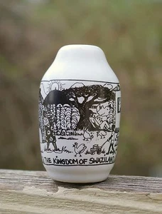 Coctelera de sal o pimienta blanca negra Kingdom of Swaziland Africa de Aleta Armstrong - Imagen 1 de 1