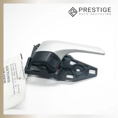 Manija de puerta interior trasera derecha gris Toyota Prius 2010-2012 69205-47040-C0 Foto 1 de 3