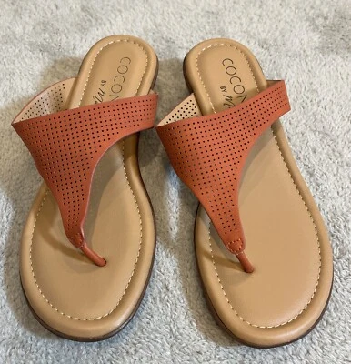 COCONUTS by MATISSE Mikayla Thong Slide Sandals Peach Eyelets Size 8M - Image 1 of 4
