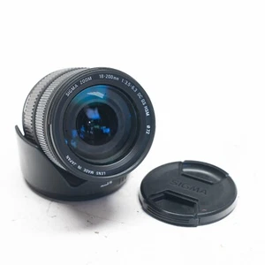 Sigma Objektiv 18–200 mm f/3,5–6,3 DC OS HSM für Nikon F-Mount AF - Bild 1 von 4