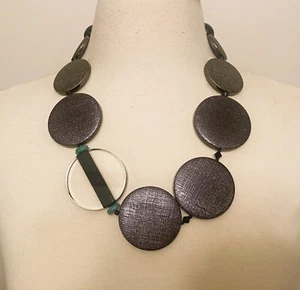 ANGELA CAPUTI Flat Texture Blackened Silver Color Resin & Lucite Choker Necklace - Picture 1 of 9