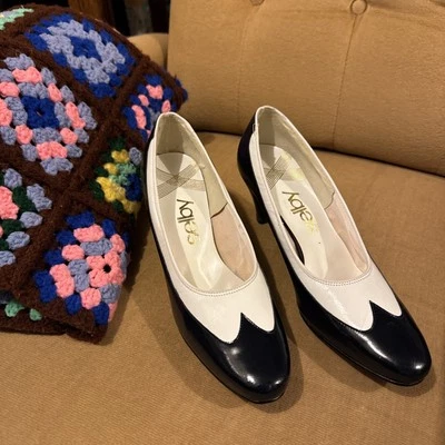 Vintage Spectator Pumps Heels Women’s Shoes Navy White Selby Size 8 Excellent  - Image 1 of 4