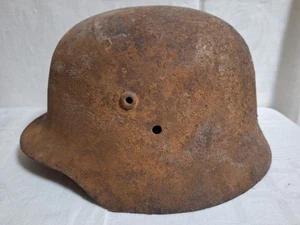alter  Stahlhelm  II. Weltkrieg - Bild 1 von 5