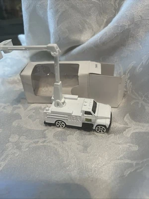 Cherry Picker Die Cast TruckItem #: 1339-314676 - Image 1 of 2