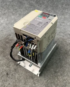 YASKAWA V1000, CIMR-VC4A0004BAA / VZA40P7BAA - Imagen 1 de 8