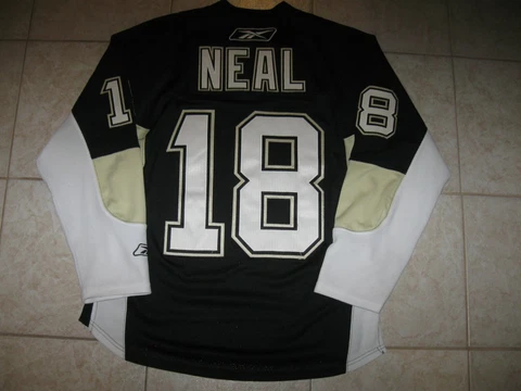 #18 James NEAL Pittsburgh PENGUINS Off. Lic. REEBOK Jersey, Size Men's S Cover