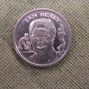 1990-91 CRICKET ASHES MEDAL - IAN HEALY - Picture 1 of 2