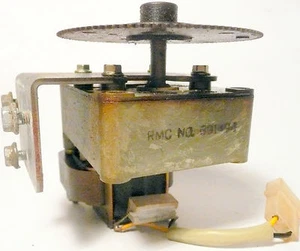 ROCK-OLA 454 JUKEBOX parte: funzionante ASSEMBLAGGIO MOTORE SCRITTO #39149-1 o #39149 - Foto 1 di 1