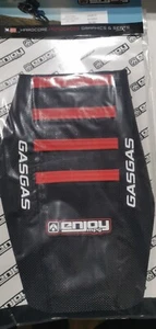 Cubierta de asiento Gas MC 65 2024 - 2025 NEGRO ROJO LOGOTIPO ACANALADO - Imagen 1 de 2
