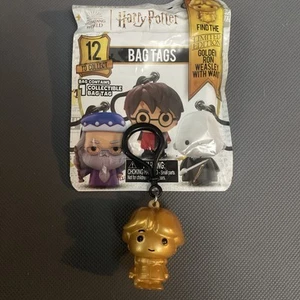 Harry Potter Taschenanhänger Limited Edition Golden Ron Weasley mit Zauberstab -RAR- CHASER - Bild 1 von 5