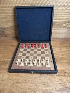 Vintage Travel Chess Set Hinged Case Complete Set - Picture 1 of 5