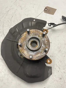 2005 LEXUS RX330 FRONT RIGHT SPINDLE KNUCKLE WHEEL HUB - Picture 1 of 14