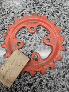 ALLIS CHALMERS 18 TOOTH SPROCKET 70341972 - Picture 1 of 1