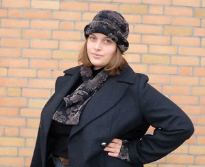 SUSAN BAUMGÄRTEL 3tlg. Set Hut & Schal & Armstulpen Walkloden/Samtausbrenner NEU - Bild 1 von 1