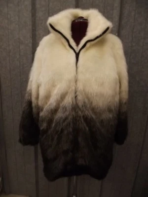 Gorgeous!! NEW White Gray Black Color Fade Long Hair Faux Animal Fur Coat Sz 1X Foto 1 de 4