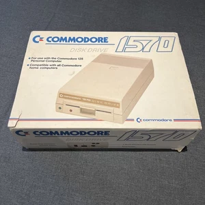 Commodore 1570 Disk Drive fast wie neu in original Verpackung! - Zdjęcie 1 z 4