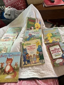 Lot-9 Little Golden Books Sesame Street Vtg/Baby Animals  Books 50’s -90’s - Bild 1 von 18