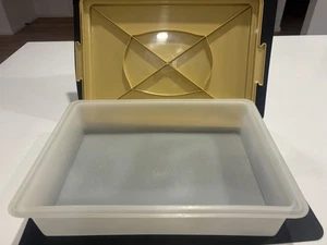 Vintage TUPPERWARE rectangle cake 33cm (large) no handle - Picture 1 of 3