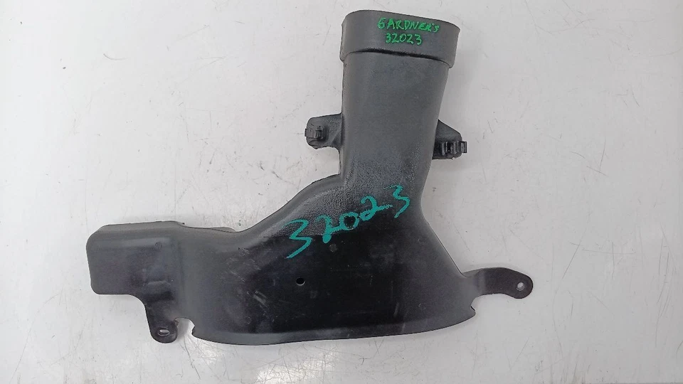 Conducto de entrada de aire 2009 10 11 12 13 14 15 Toyota Venza 6 cilindros 177520P010 Foto 1 de 4