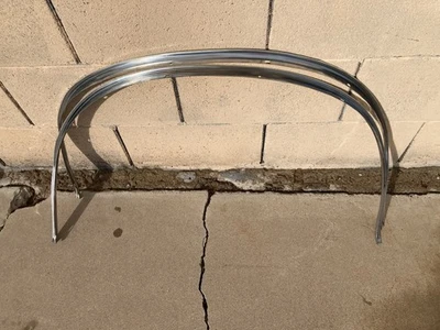 Juego de molduras de rueda Buick Riviera 1972 muy buen estado original Foto 1 de 4