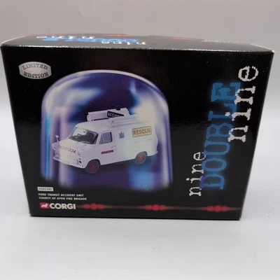 CORGI NINE DOUBLE NINE FORD TRANSIT ACCIDENT UNIT COUNTY AVON FIRE CC02302 - Image 1 of 4