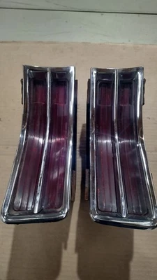 64 conjuntos de luces traseras Buick Skylark 1964 Foto 1 de 4