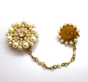 Faux Pearl Sweater Guard RC Monogram Vintage Cardigan Clip Pin Set - Bild 1 von 9