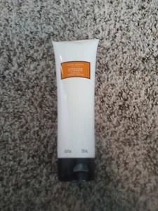 Bath & Body Works Henri Bendel Orange Flower Cream Body Wash 8.5 fl. oz. New - Picture 1 of 2