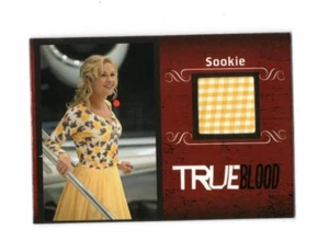TRUE BLOOD ARCHIVES SOOKIE STACKHOUSE #C5 COSTUME RELIC 093/299 ANNA PAQUIN 2013 - Picture 1 of 2