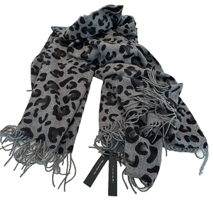 TAHARI 100% 2 PLY CASHMERE ANIMAL PRINT GREY/BLACK THROW BLANKET NWT - Picture 1 of 9