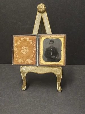 RARE CIVIL WAR 1/6 TINTYPE - Union Soldier w/ Hand-Tinted Gold Buttons in Case - Image 1 of 4