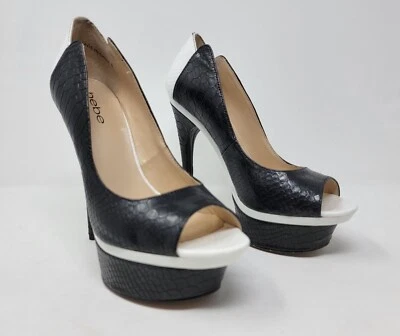 Tacones de plataforma Bebe de cuero sintético blanco y negro con estampado de serpiente punta abierta talla 8 Foto 1 de 4