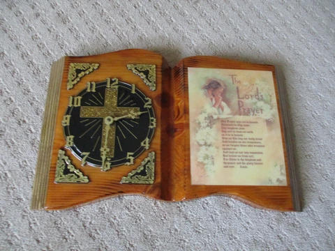 VINTAGE LOVELY HANDMADE THE LORDS PRAYER CEDAR WALL CLOCK 18" X 10" X 2"  * Cover