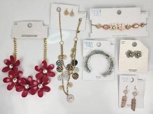 Time And Tru Jewelry Lot Necklace Earring Bracelet Fashion Jewelry Green Red - Picture 1 of 20